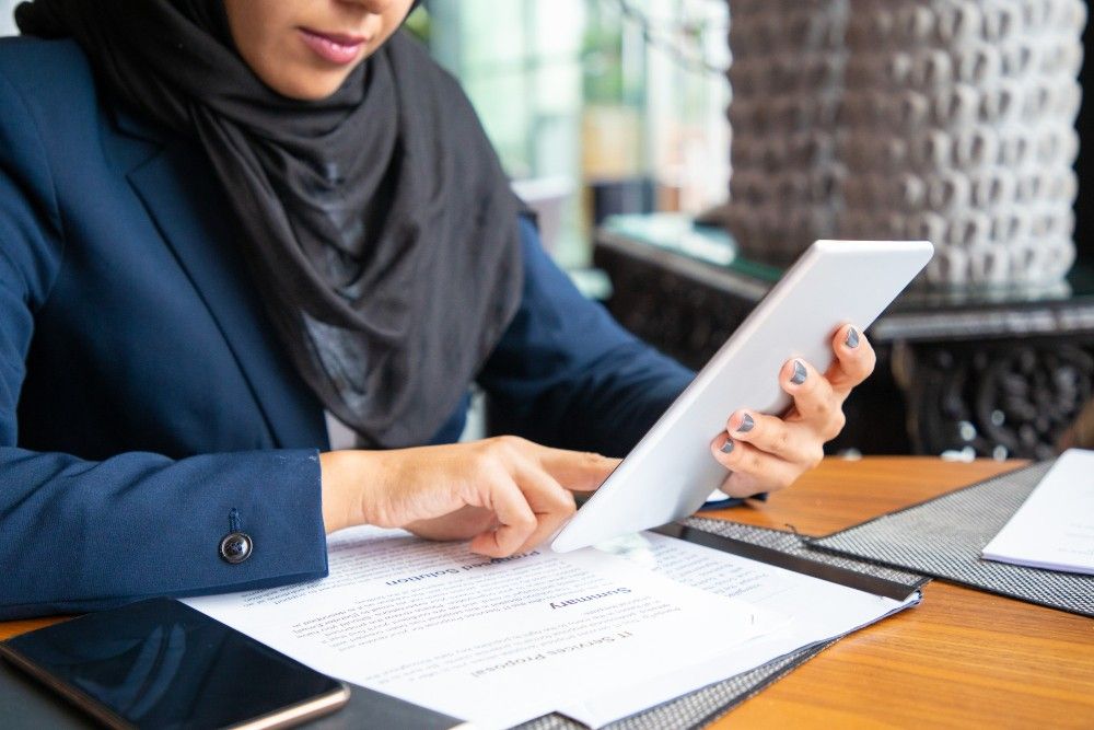 Person submitting documents on Dubai Courts website